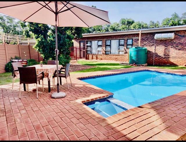 9 BEDROOM HOUSE FOR SALE IN VANDERBIJLPARK CW 1